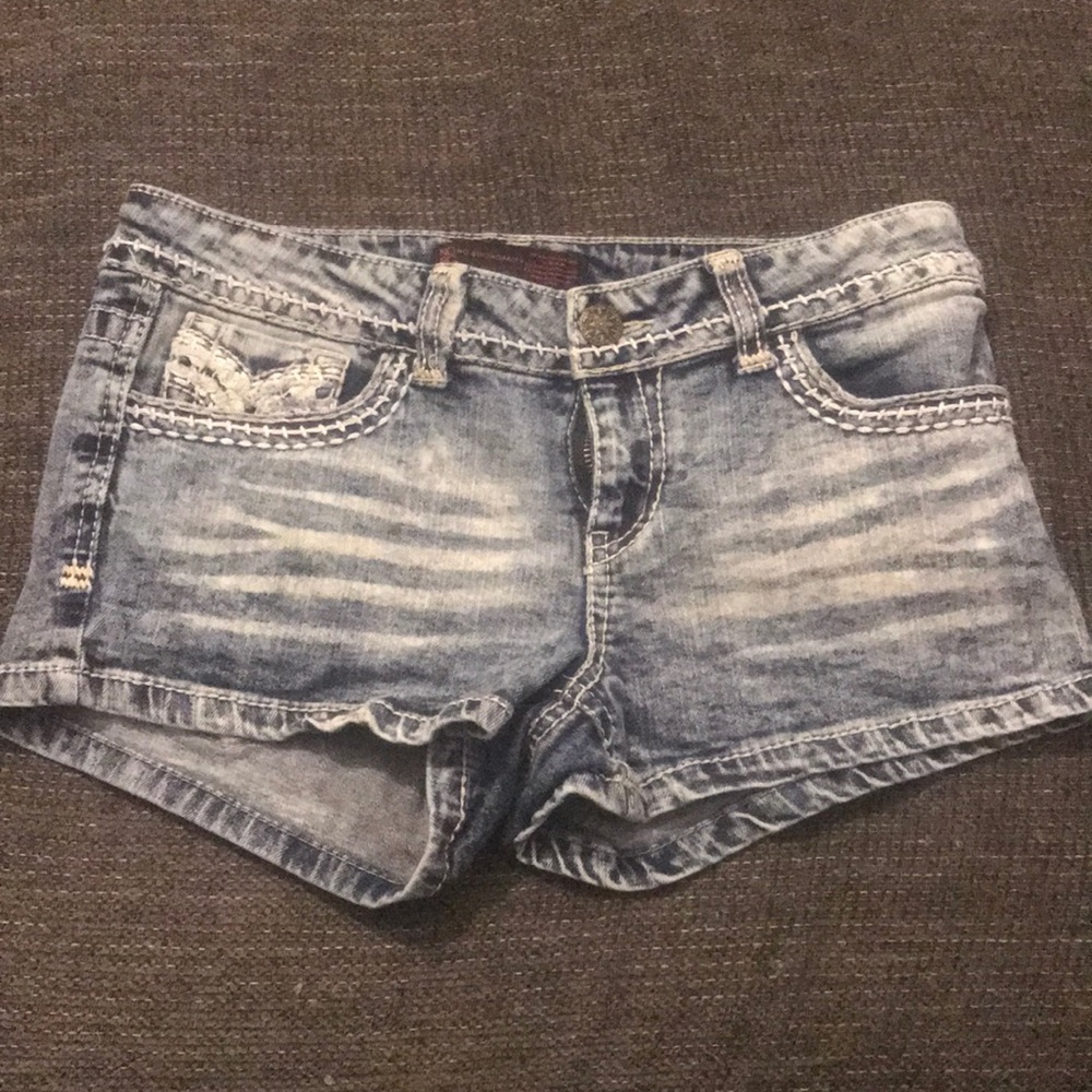 No Boundaries Jean Shorts (Size 9)
